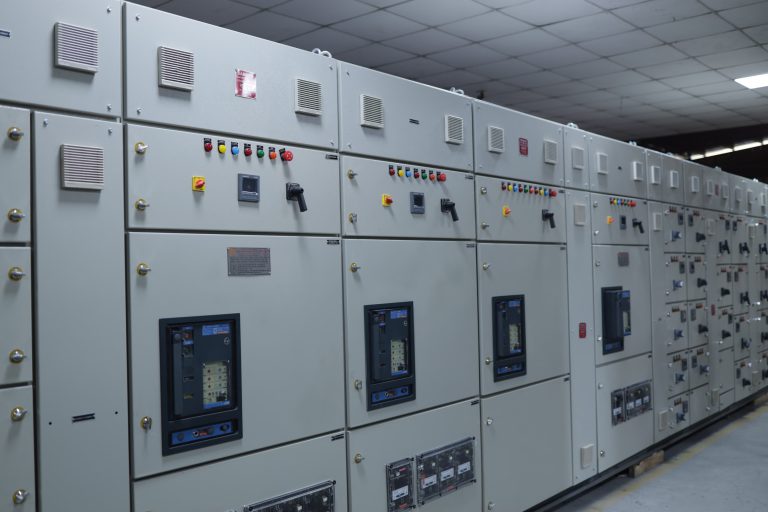 LV Panel manufacturer in Surat, Gujarat - P3 Industries